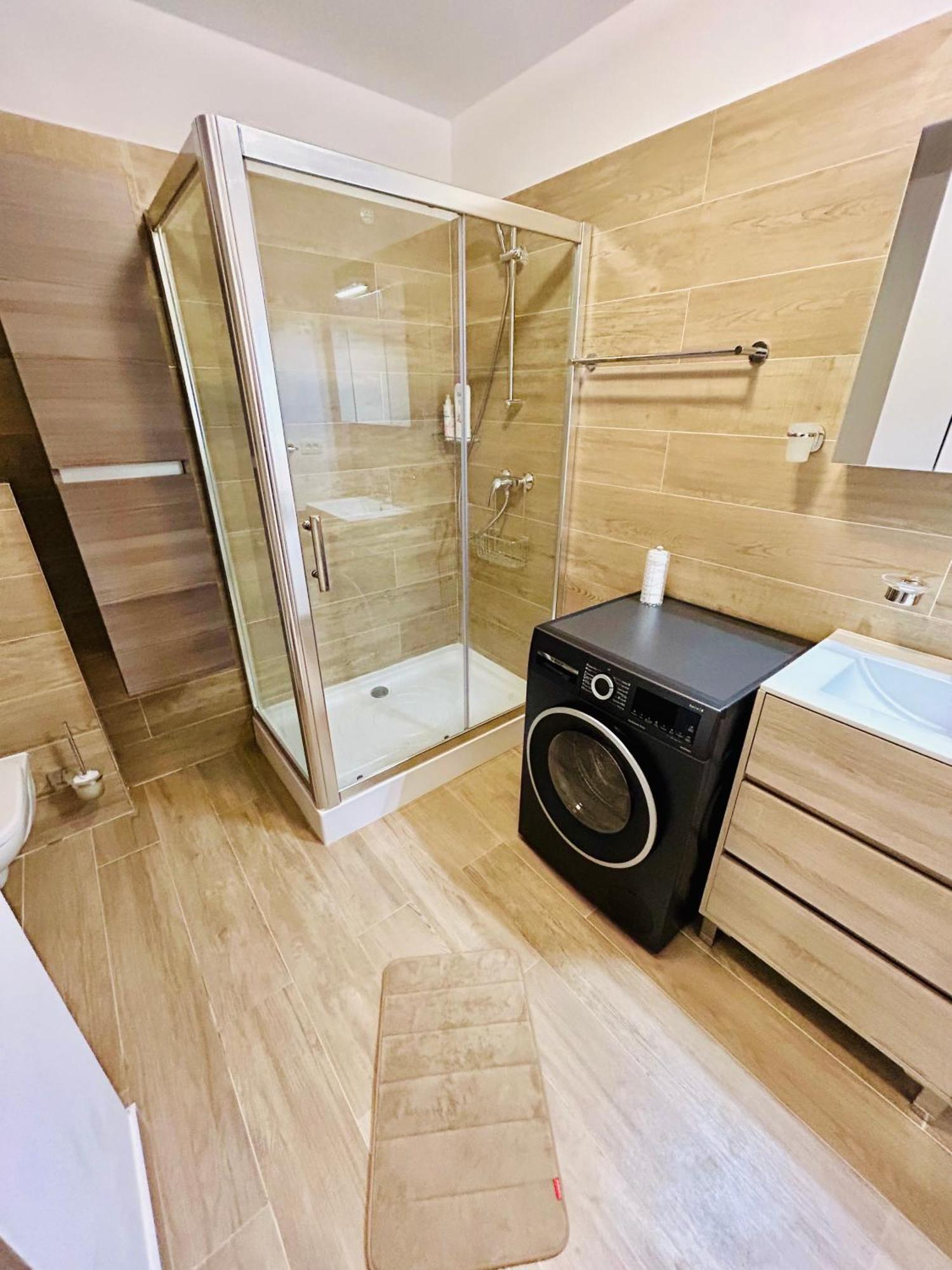 Dis Mamaia Nord Apartment Constanta Exterior photo