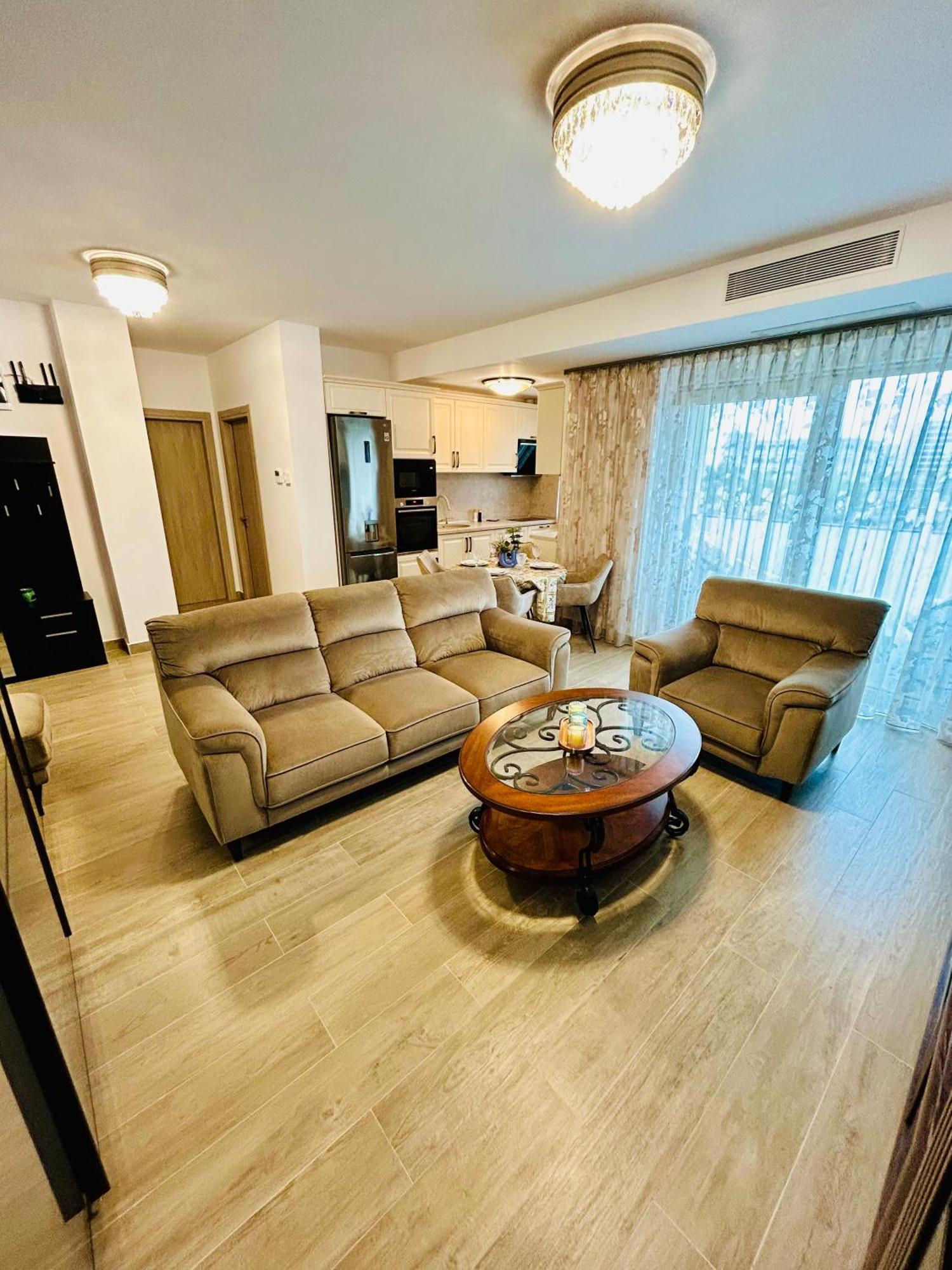 Dis Mamaia Nord Apartment Constanta Exterior photo